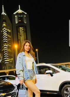 Ritika Indian Model - puta in Abu Dhabi Photo 2 of 4