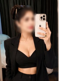 Rupali meet & web show - escort in Mumbai Photo 1 of 4