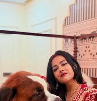 Ritika Sapokota - puta in Kathmandu