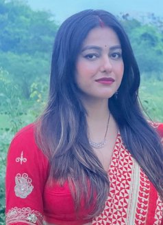Ritika Sapokota - puta in Kathmandu Photo 4 of 5