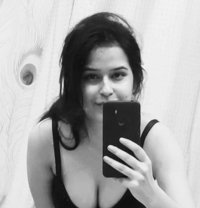 Ritu Chauhan - puta in Chandigarh