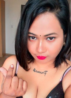 Priya - escort in Bangalore Photo 2 of 5