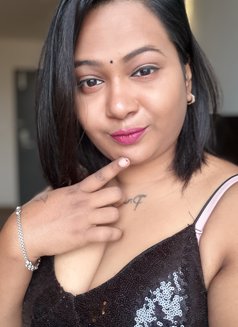 Priya - escort in Bangalore Photo 4 of 5