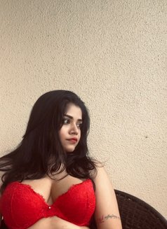 Ritu - escort in Kuwait Photo 6 of 23