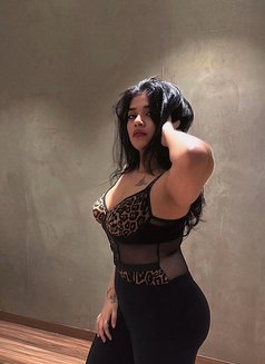 Ritu - escort in Kuwait Photo 8 of 23