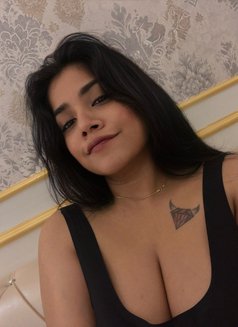 Ritu - escort in Kuwait Photo 13 of 23