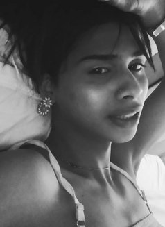 Reshu jaan - Transsexual escort agency in Mumbai Photo 4 of 8