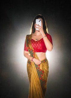 Ritu Lonely Housewife - puta in Rajkot Photo 1 of 1