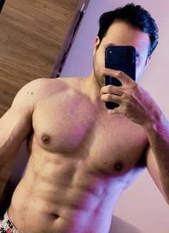 Ritzzz - Male escort in Doha Photo 1 of 1