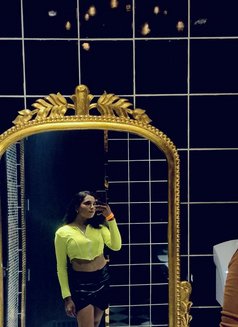 Riu - Transsexual escort in Pune Photo 2 of 4