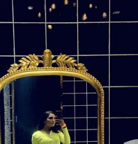 Riu - Acompañantes transexual in Pune