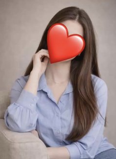 Riya - escort in Noida Photo 8 of 14