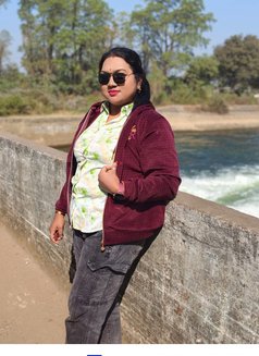 Riya Cam and Meet - escort in Bangalore Photo 2 of 4