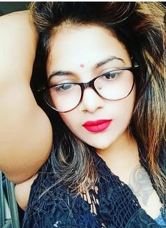 Riya Cam and Meet Queen - puta in Bangalore Photo 5 of 5