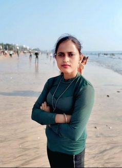 Riya Cam Queen - puta in Bangalore Photo 2 of 4