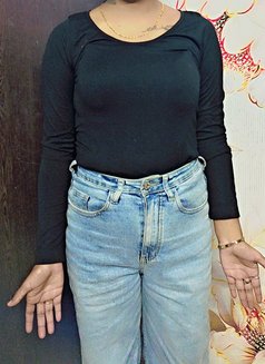 Riya 🤤 reel meet - puta in Kolkata Photo 1 of 3