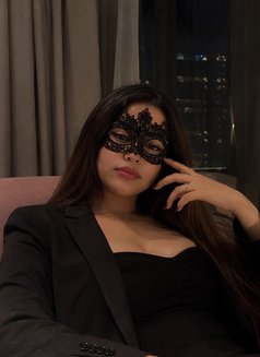Riya Choudhary - puta in New Delhi Photo 11 of 12