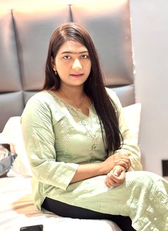 Riya - escort in Ahmedabad Photo 2 of 6