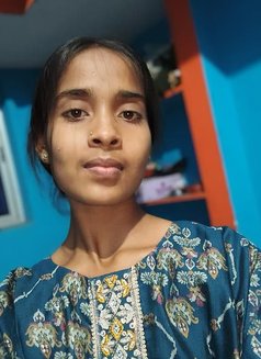 Riya kumari - puta in Ahmedabad Photo 1 of 1