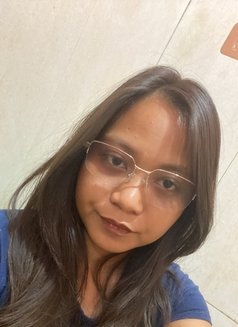 Riya - puta in Kuwait Photo 1 of 3