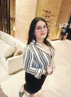 Riya - Transsexual escort in Bangalore Photo 4 of 5