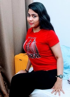 Riya - puta in Dubai Photo 10 of 22