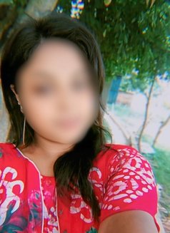 Riya for Webcam, Rmeet & Sex Chat - puta in Kochi Photo 2 of 2