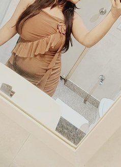 Riya - escort in New Delhi Photo 2 of 3