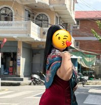 Riya Gurung - puta in Kathmandu