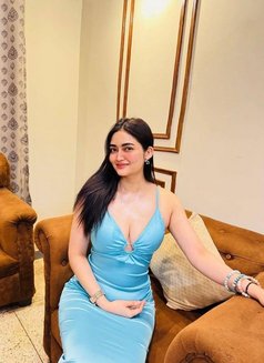 Riya Incall and Outcall Available - escort in Madrid Photo 4 of 5