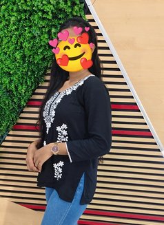 Riya Independent Cutie - puta in New Delhi Photo 3 of 3