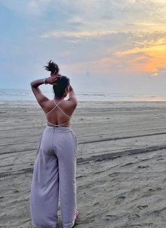Riya - puta in Chennai Photo 2 of 4
