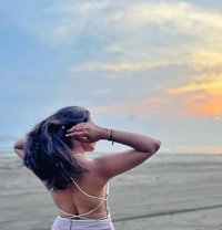 Riya - puta in Chennai