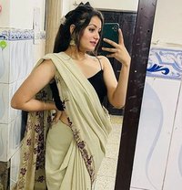 Riya - puta in Chennai
