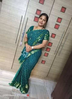 Riya - escort in Chennai Photo 5 of 5