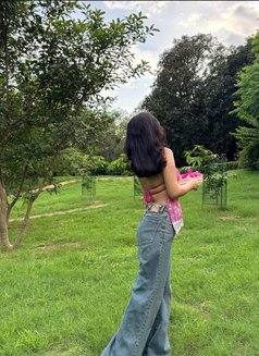 Riya - escort in Chennai Photo 3 of 3