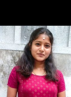 Riya - escort in Chennai Photo 3 of 3