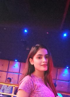 Riya - puta in Chennai Photo 1 of 2