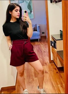 Riya - puta in Chennai Photo 2 of 2