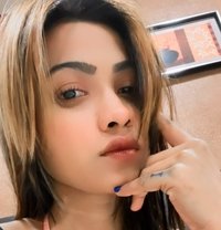 Riya - puta in Chennai