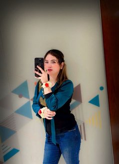 Riya - Intérprete de adultos in Dubai Photo 6 of 6