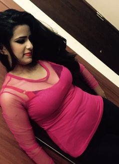 Riya - escort in Dubai Photo 2 of 3
