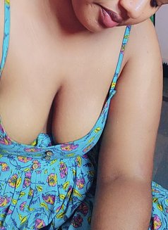 Riya - escort in Hyderabad Photo 3 of 3