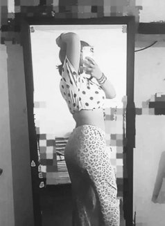 Riya - escort in Kochi Photo 2 of 4