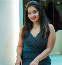 Riya - puta in Kolkata