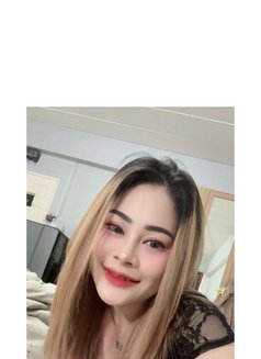 Riya - escort in Mumbai Photo 1 of 4
