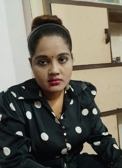 Riya - puta in Mumbai Photo 1 of 4