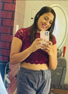 Riya - escort in Noida Photo 2 of 3