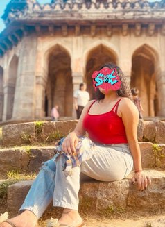 Riya - escort in New Delhi Photo 1 of 1