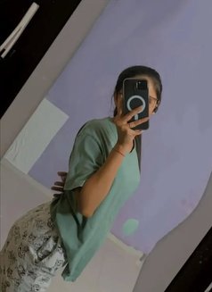 Riya - escort in New Delhi Photo 2 of 4
